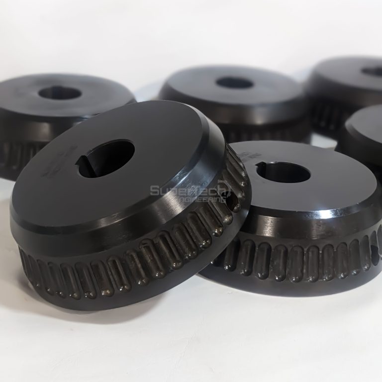 Toothed chuck for lamination machine
